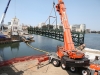 the-new-pedestrian-bridge-is-installed-at-the-lake-merritt-12th-street-project