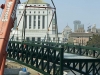 the-new-pedestrian-bridge-is-installed-at-the-lake-merritt-12th-street-project-10